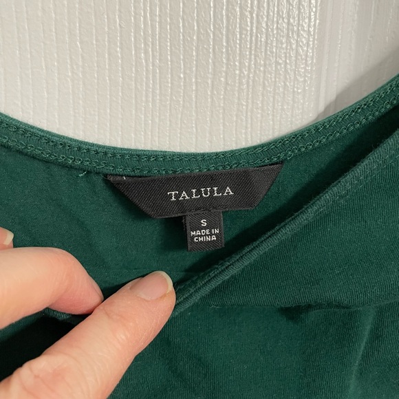 Emerald Green ARITZIA TALULA Mellus Cropped long sleeve T-shirt size S - Picture 3 of 7
